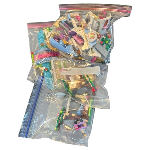 Lego Disney Princess Cinderella's Romantic Castle 41055 - Picture 13 of 14